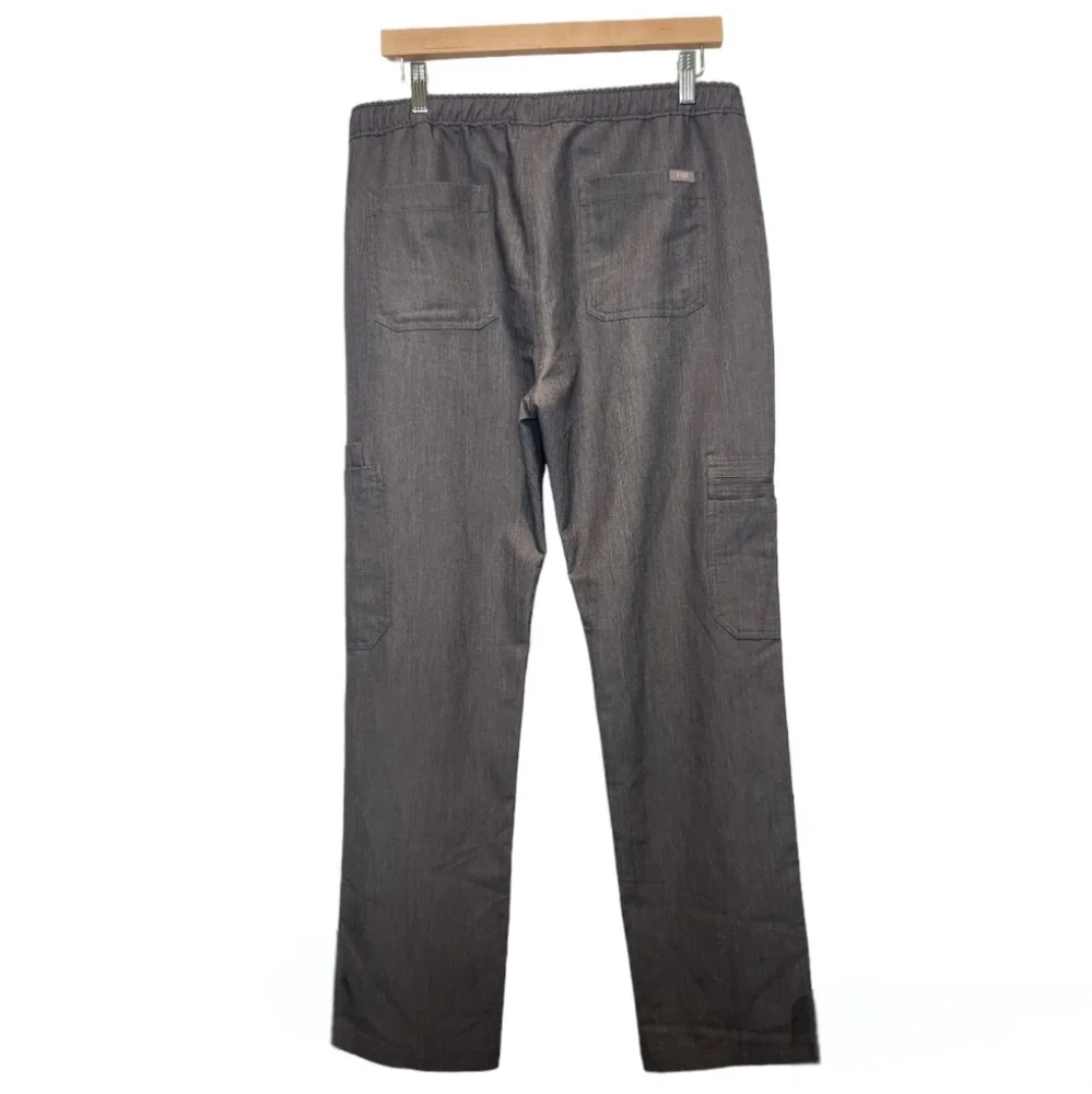 Figs Cairo Cargo Scrub Pant for Men Size Medium